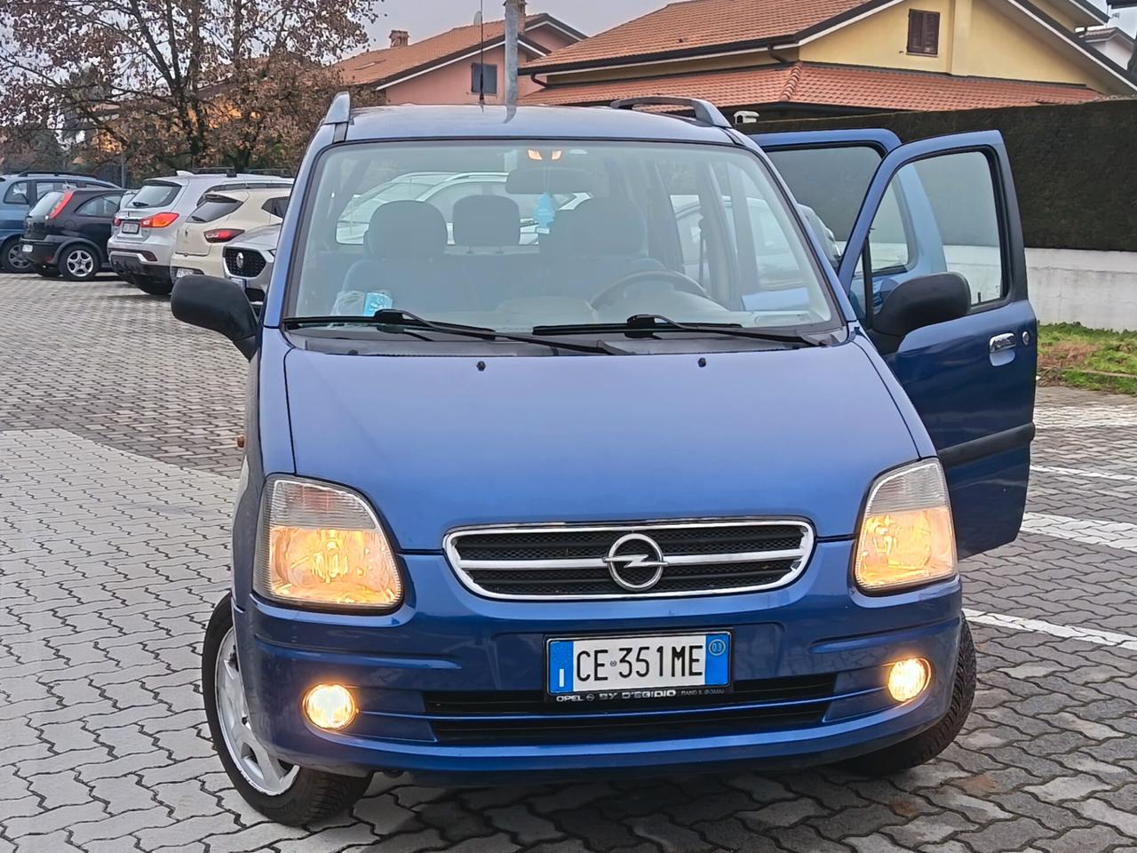 Opel Agila 1.2 16V Comfort