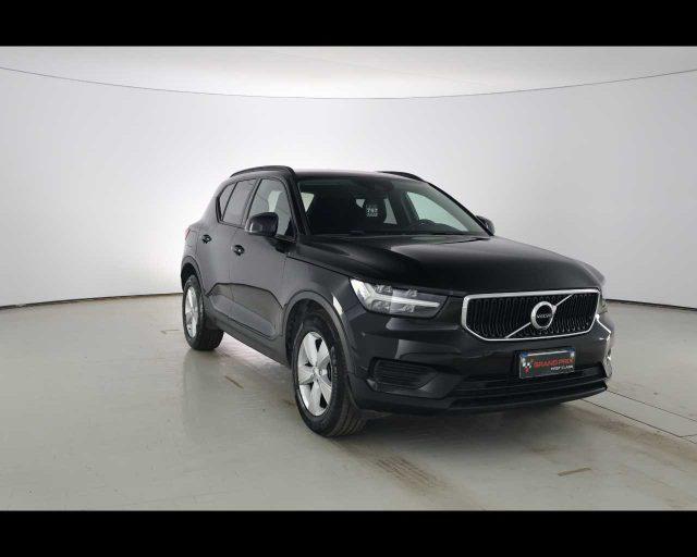 VOLVO XC40 T2 Momentum Core