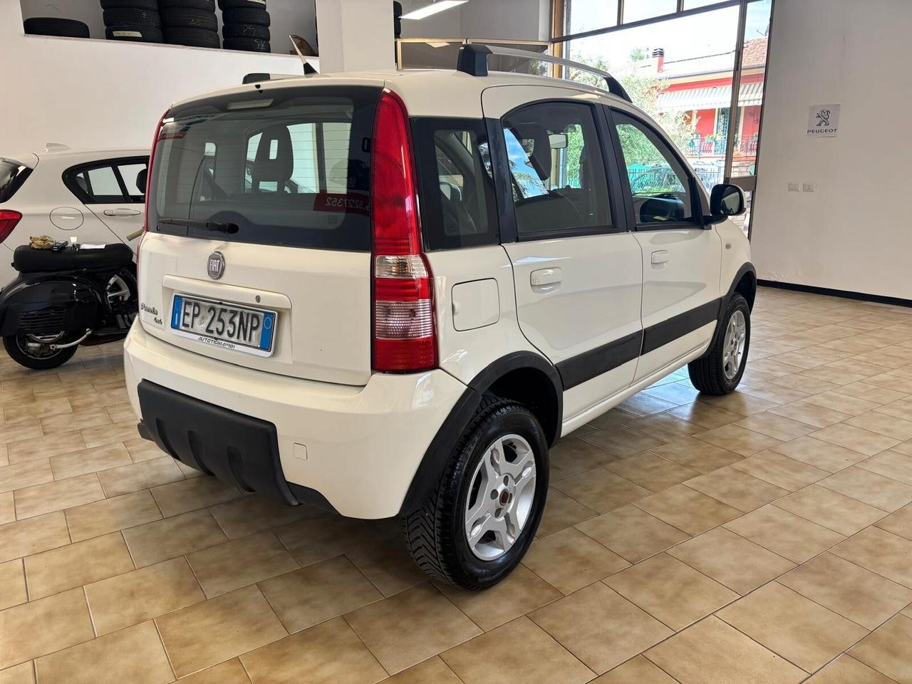 FIAT PANDA ANNO 2012 DS 1.3 ATRAZIONE 4X4 KM 200 MILA
