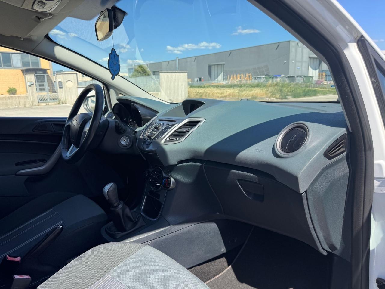Ford Fiesta 1.2 Titanium 114000 KM GARANZIA 12 MESI