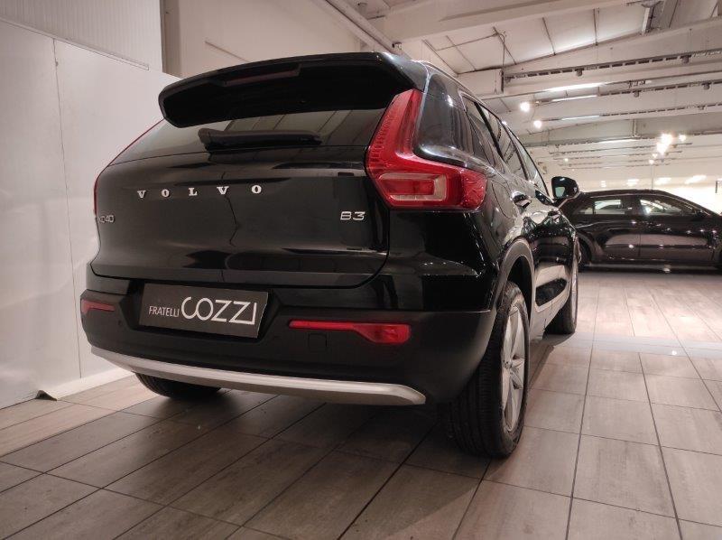 VOLVO XC40 (2017-->) - XC40 B3 automatico Core
