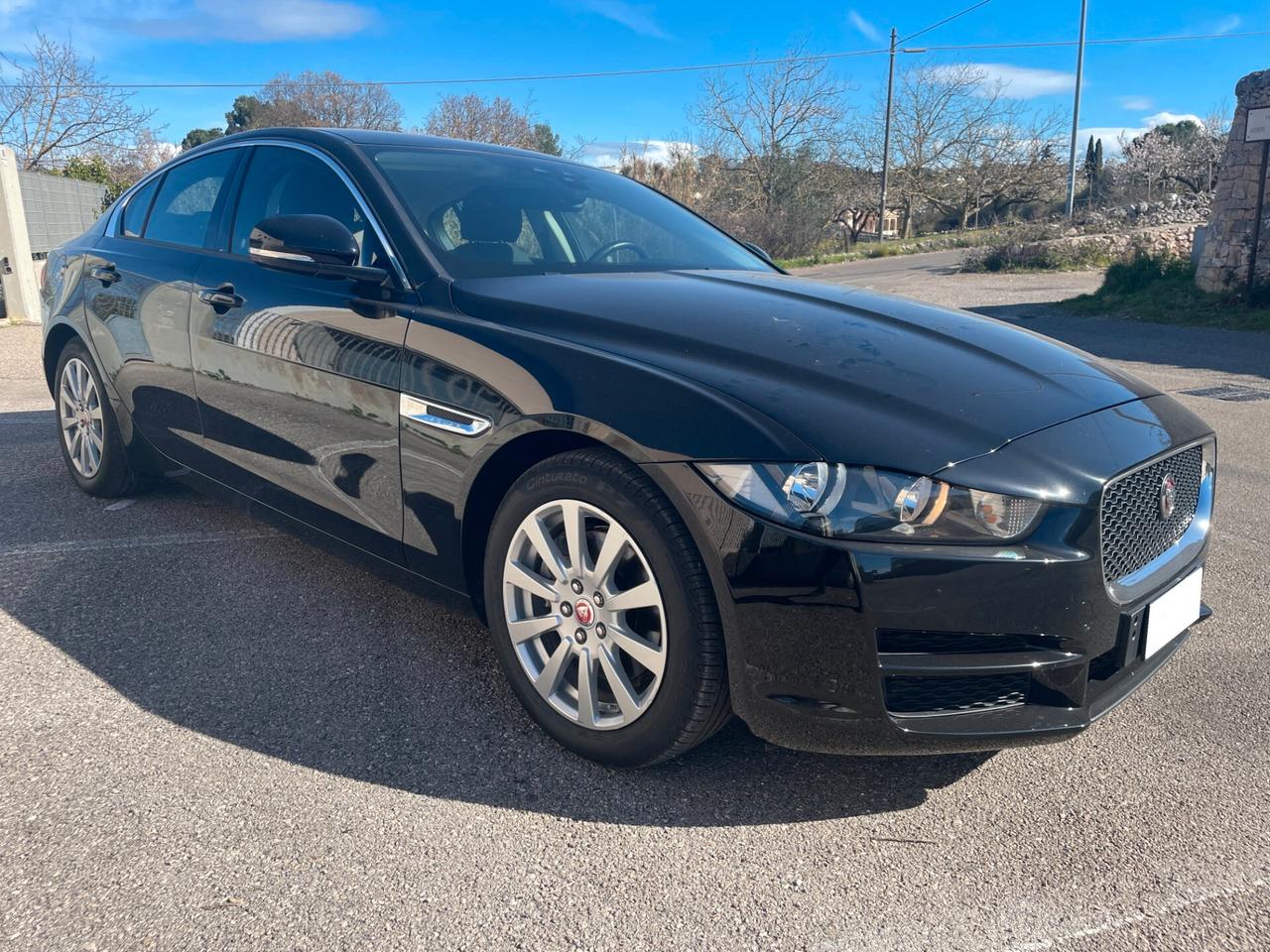 Jaguar XE 2.0 D Turbo Prestige finanziabile a € 180,00 mensili