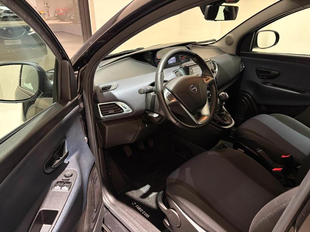 Lancia Ypsilon III 1.0 firefly hybrid Gold Plus s&s 70cv 5p.ti