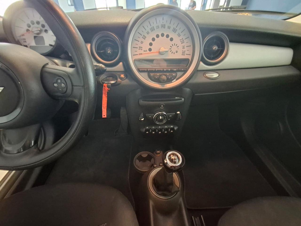 Mini 1.6 16V One (55kW)