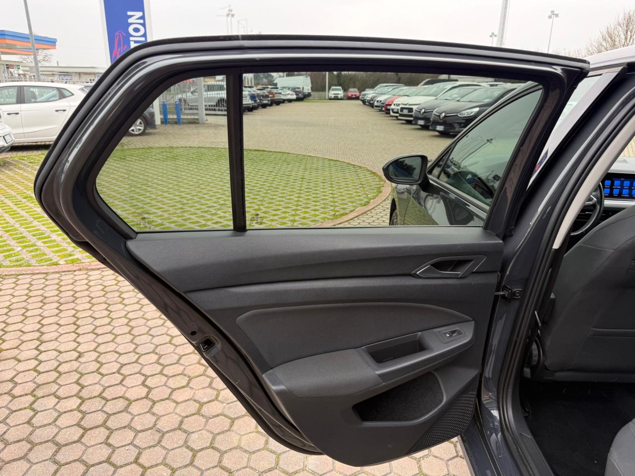 Volkswagen Golf 2.0 TDI 115 CV SCR Life