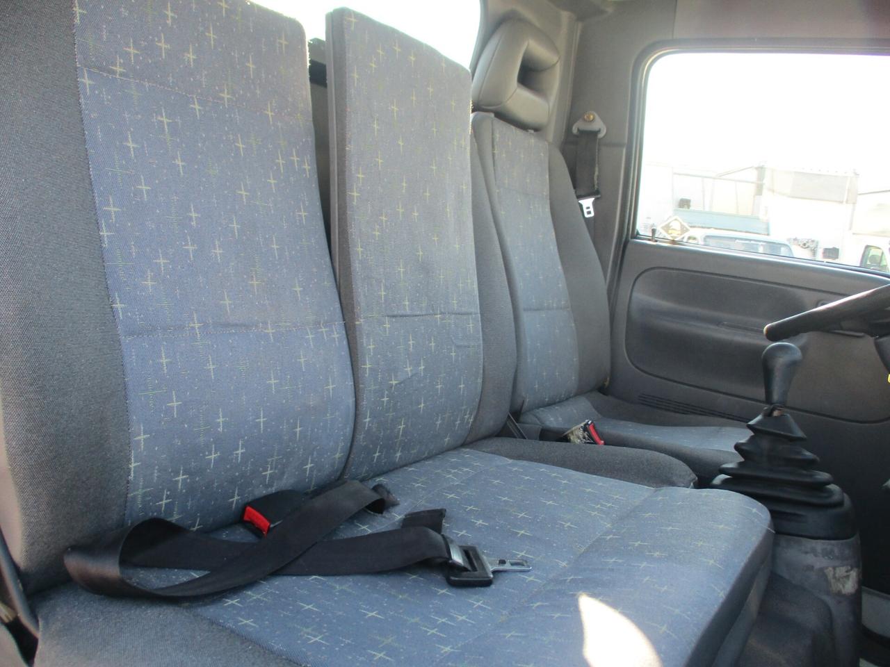 Nissan Cabstar 3000 120CV CASSONE FISSO PASSO CORTO 3.10 METRI