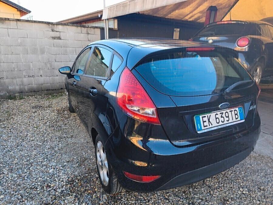 Ford Fiesta 1.4 TDCi 70CV 5 porte Titanium