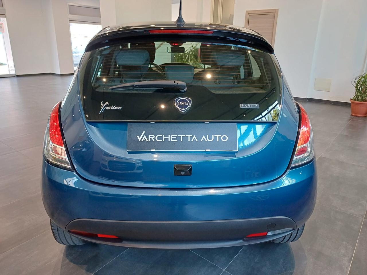 Lancia Ypsilon 1.0 FireFly 5 porte S&S Hybrid Gold