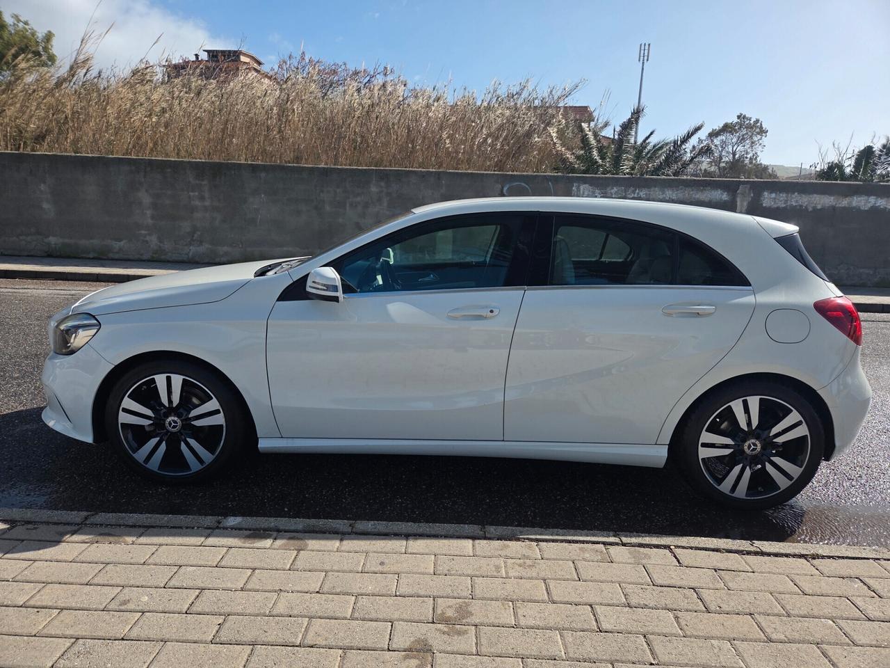 Mercedes-benz A180d Sport White restay7G2017