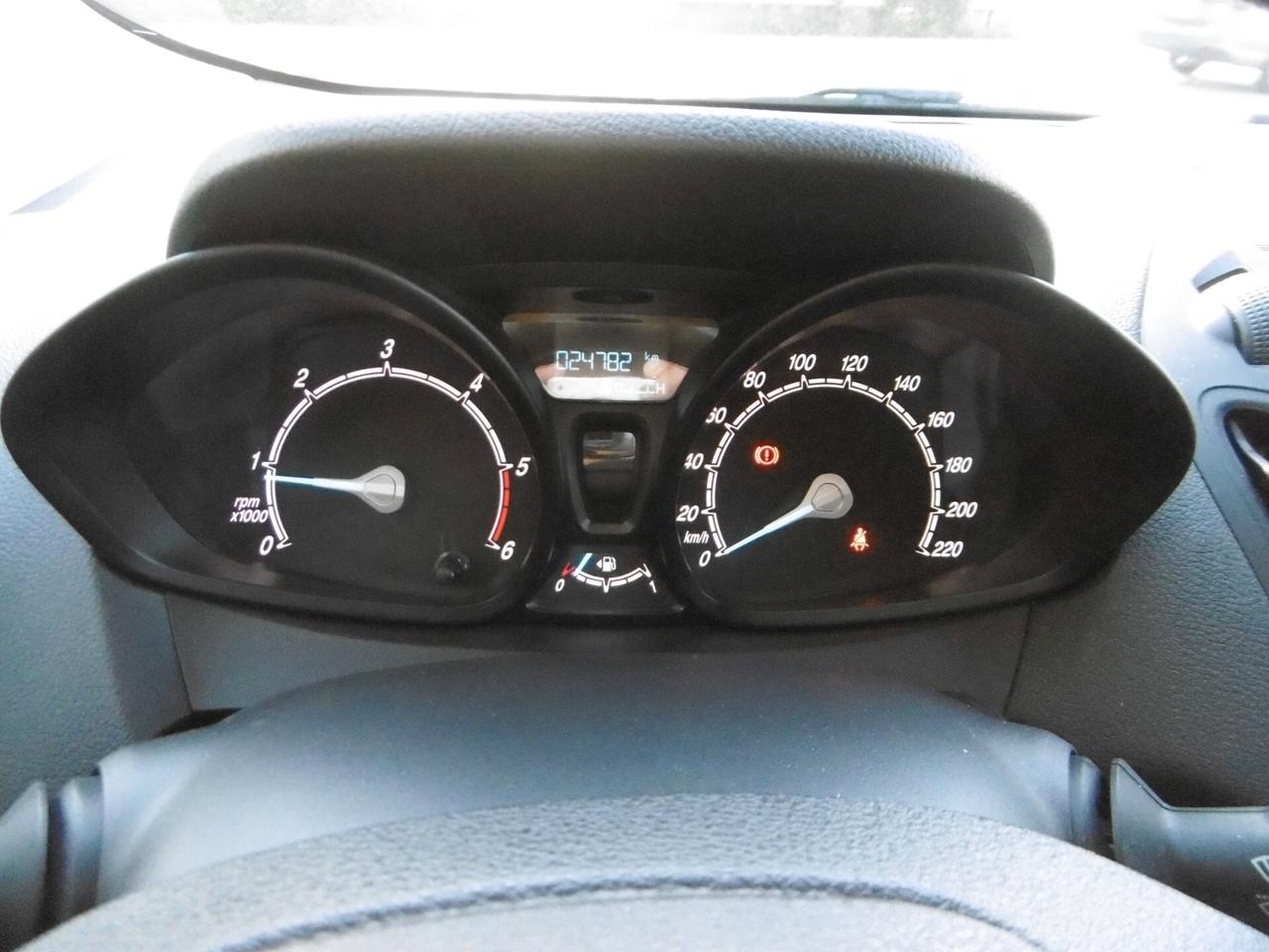 Ford TRANSIT COURIER 1.5 Tdci > 25000 Km