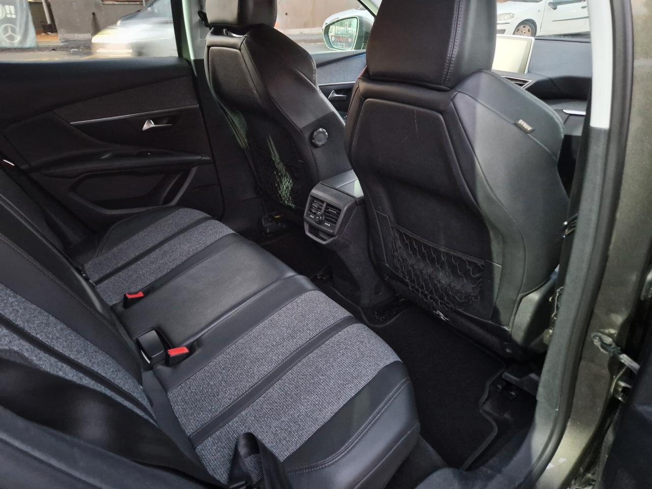 Peugeot 3008 BlueHDi 120 S&S Allure