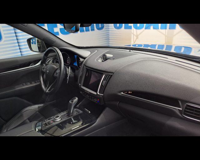 MASERATI Levante 3.0 V6 Gransport 275cv auto