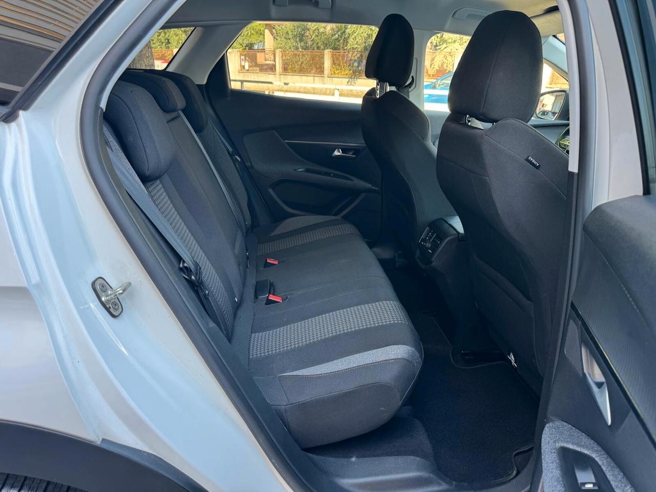 PEUGEOT 3008 BlueHDi 120cv S&S ALLURE