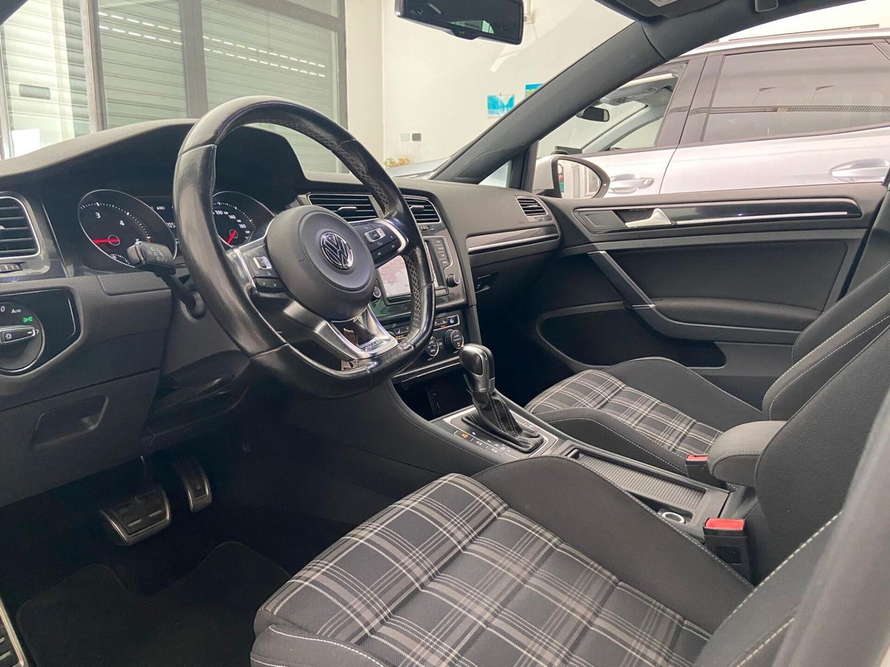 Volkswagen Golf 7 GTD 2.0 TDI 184CV