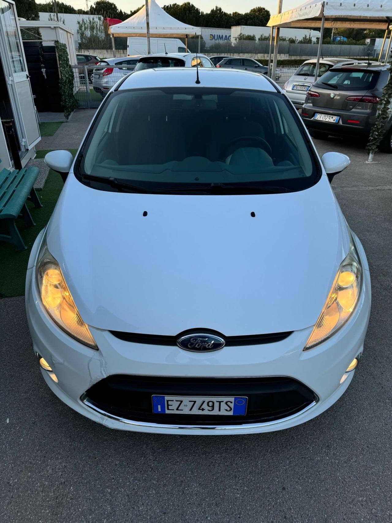 Ford Fiesta 1.4 TDCi 68CV 5 porte Titanium 2009