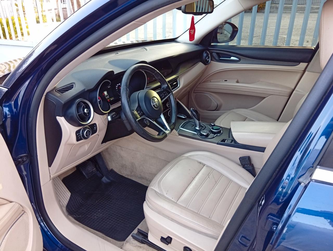 Alfa Romeo Stelvio 2.2 Turbodiesel 210 CV AT8 Q4 Executive