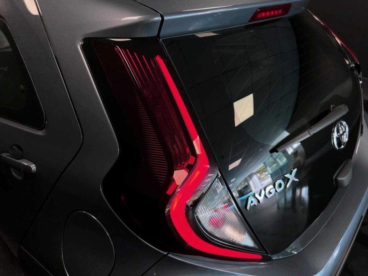 TOYOTA AYGO X 1.0 VVT-I 72 CV 5 PORTE ACTIVE KM0