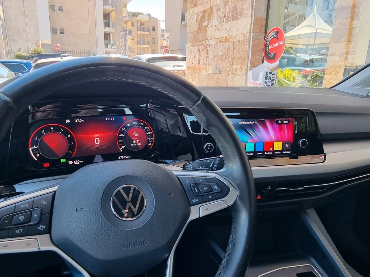 Volkswagen Golf VIII 1.0 etsi evo Life 110cv dsg
