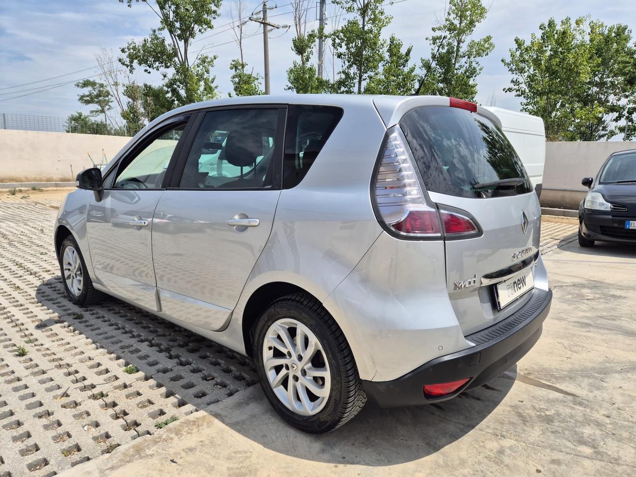 Renault Scenic Scénic XMod dCi 110 CV EDC Limited