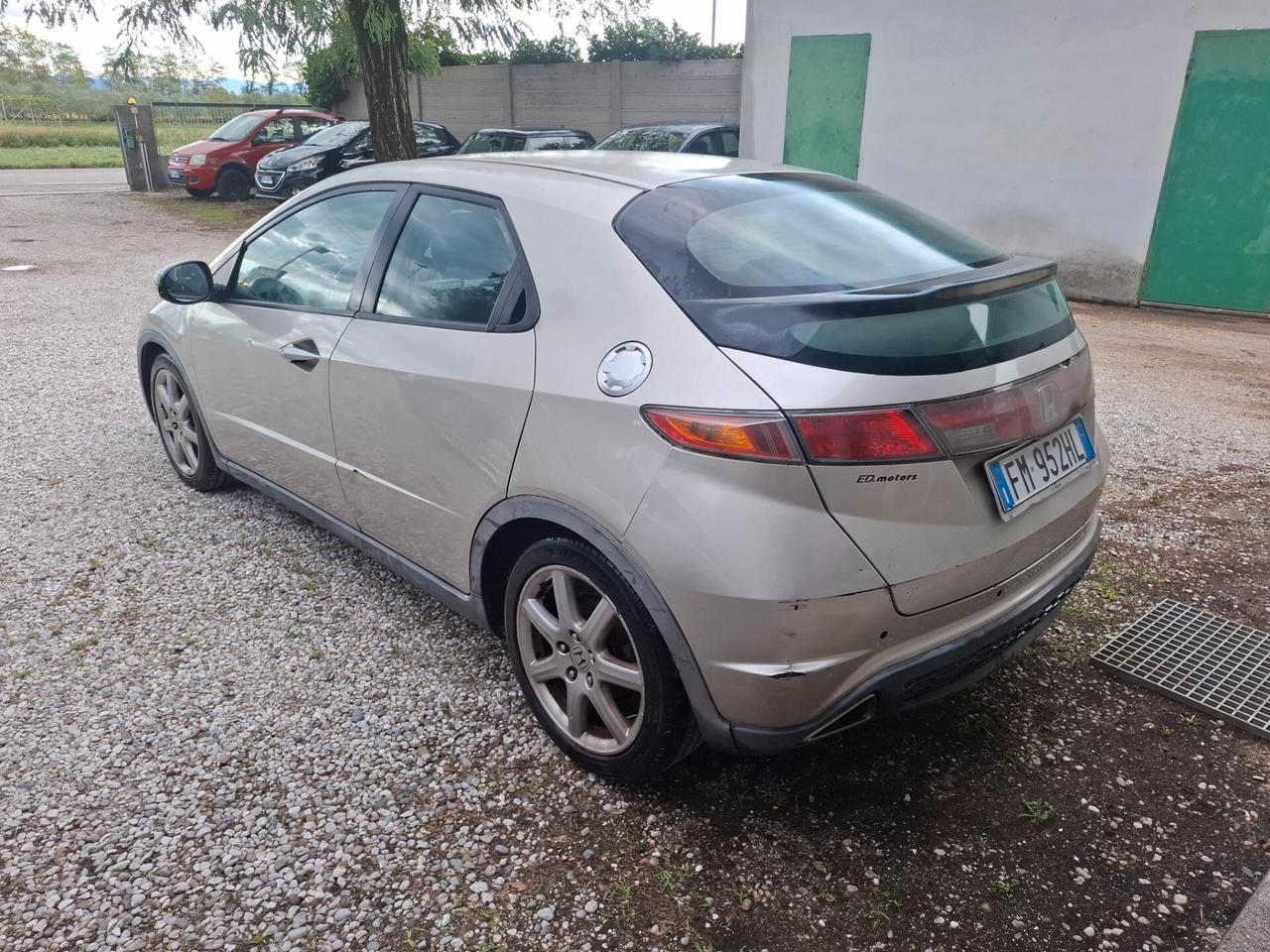 Honda Civic 1.8 i-VTEC 5p. Executive i-P