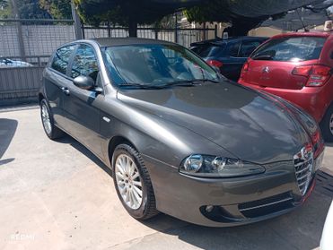 Alfa Romeo 147 1.6 5 porte Distinctive Permute