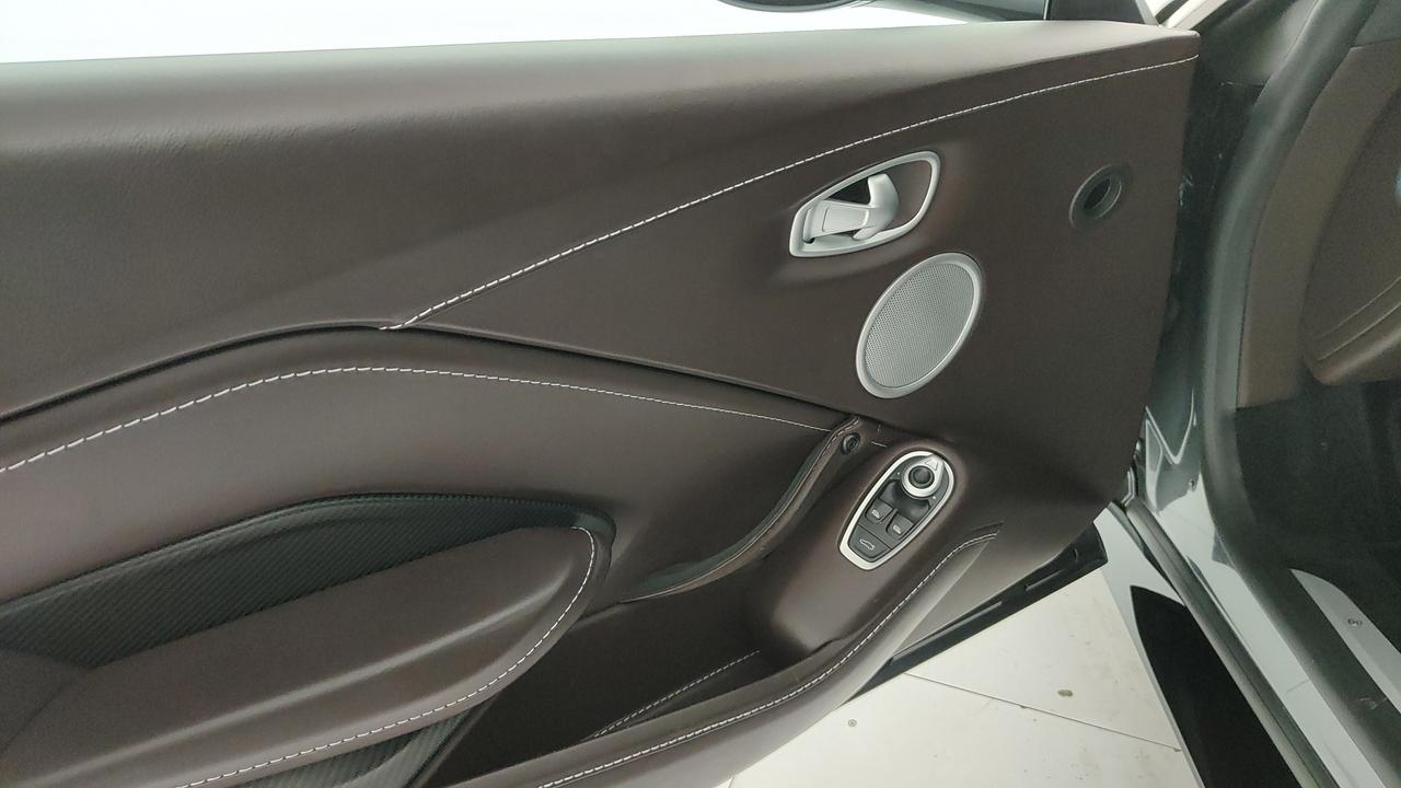 ASTON MARTIN Vantage Coupe 4.0 V8