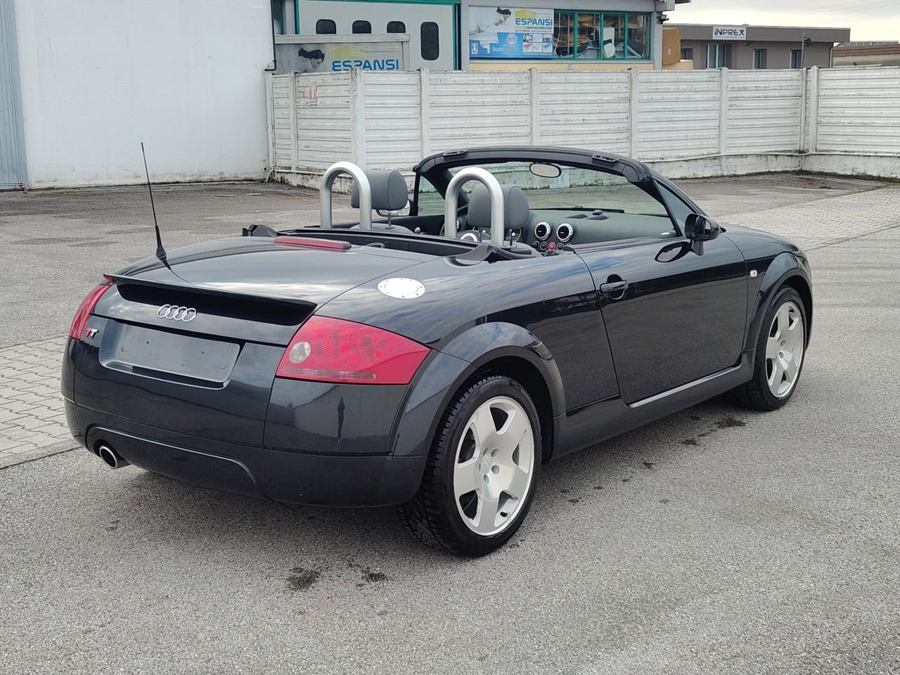 Audi TT Cabrio book service perfetta