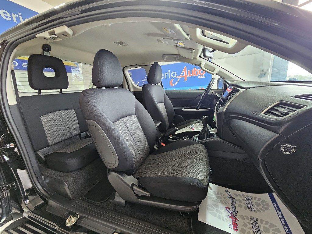 Mitsubishi L200 2.3 D Club Cab 4x4 Super Select Intense +IVA
