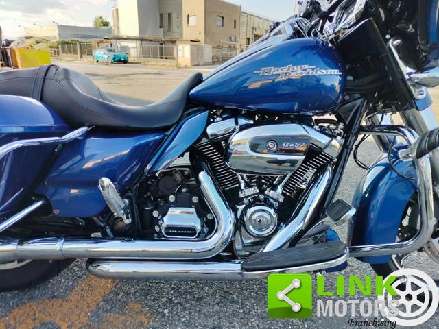 HARLEY-DAVIDSON FLHX Street Glide SPECIAL 107