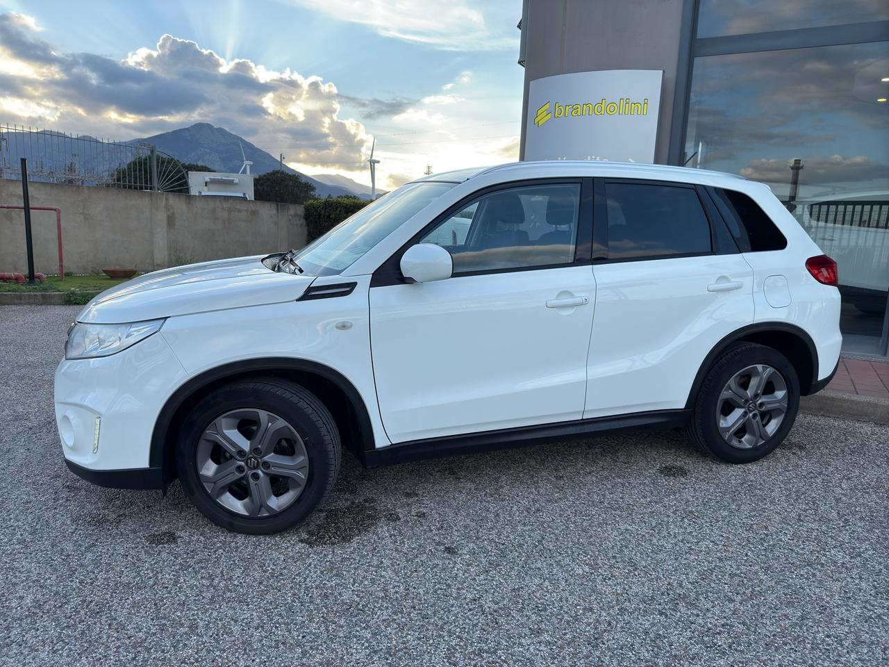 Suzuki Vitara 1.6 DDiS V-Top 2wd my16"