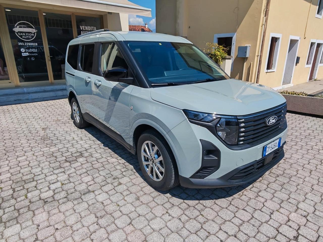 Ford Tourneo Courier 1.0 EcoBoost Powershift Titanium