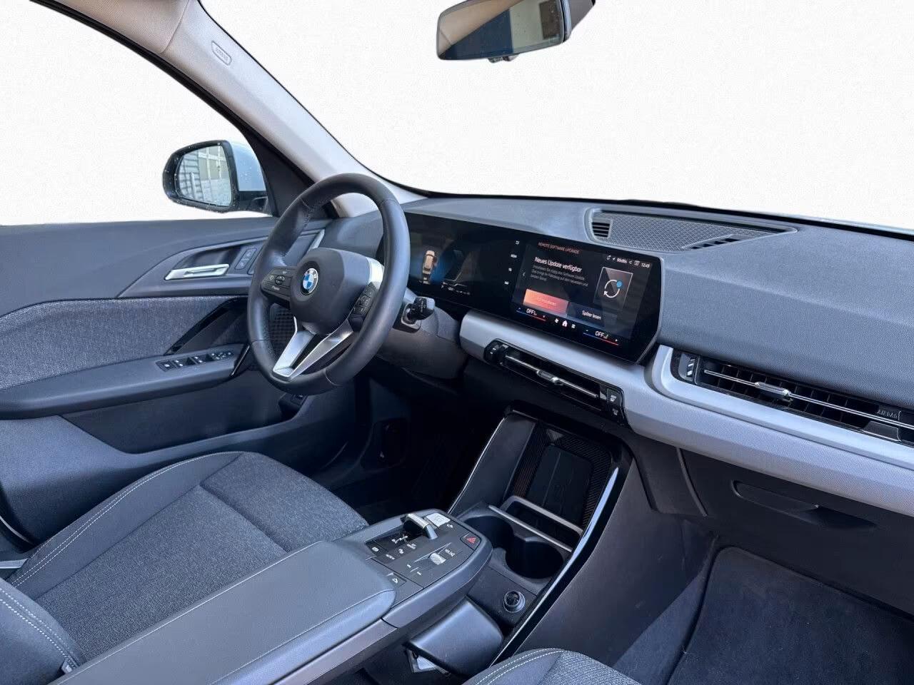Bmw X1 sDrive20i aut. AdLED, AHK, fotocamera, KomZu, SHz, 17"