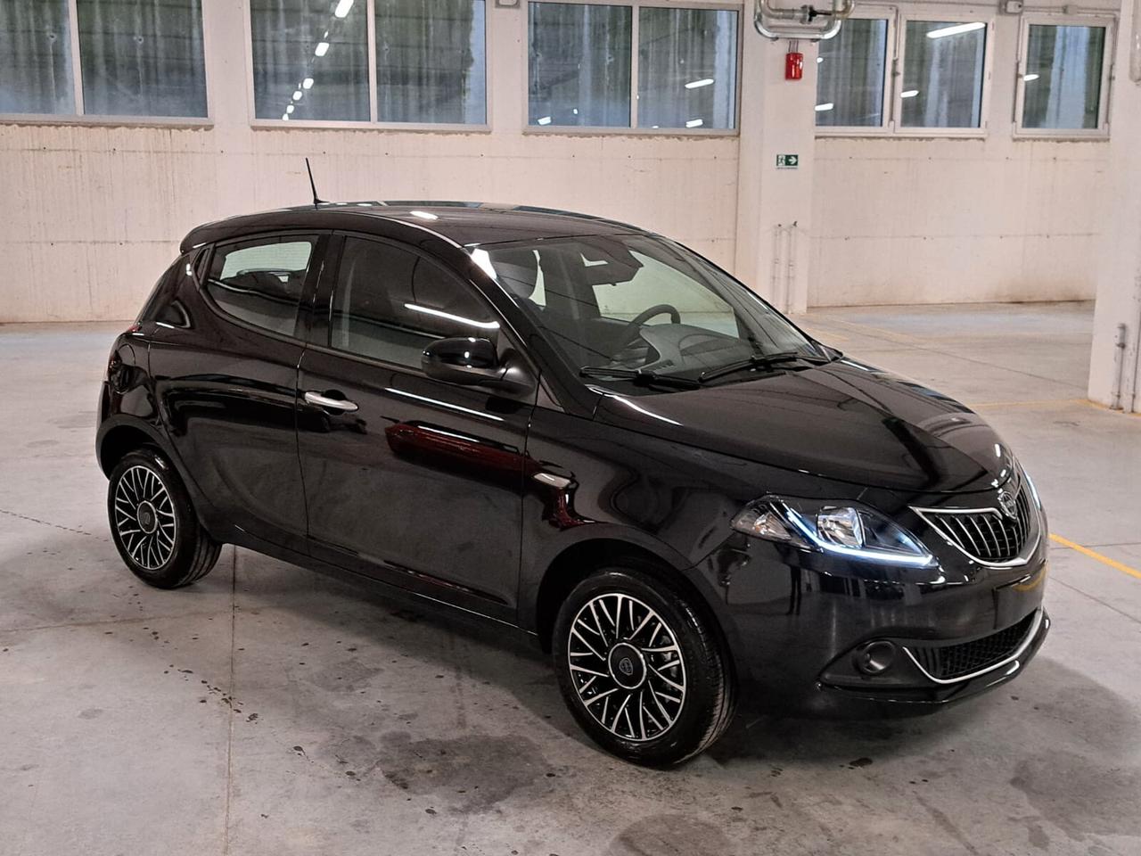 Lancia Ypsilon 1.0 FireFly Hybrid Platino MY'24 Km. 0 (GT697BT)