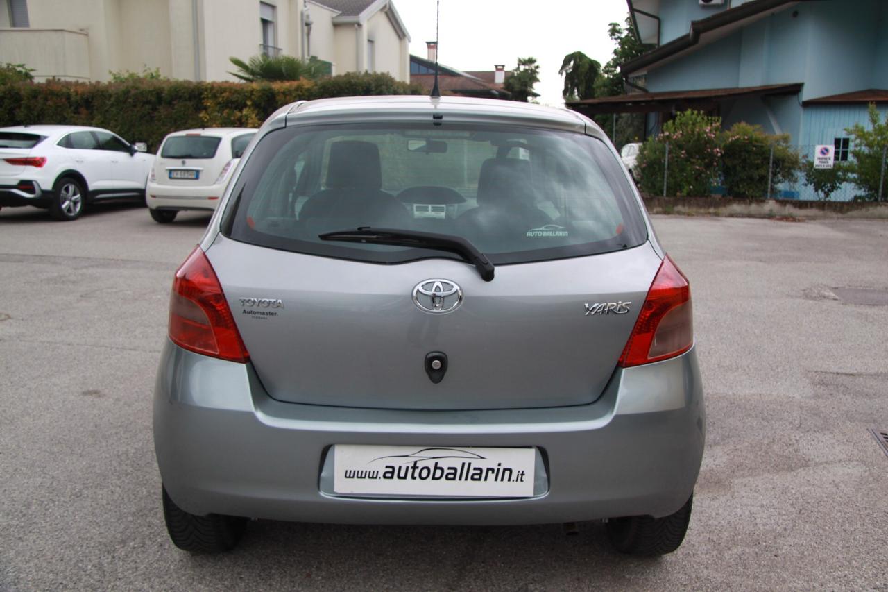 Toyota Yaris 1.0 5 porte