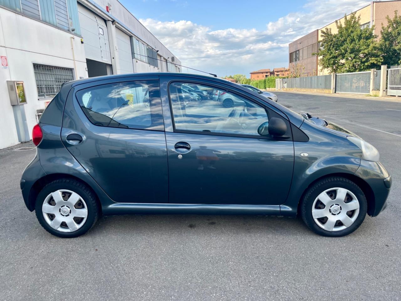 Toyota Aygo 1.0benz 2008 86.000km per neopatentati