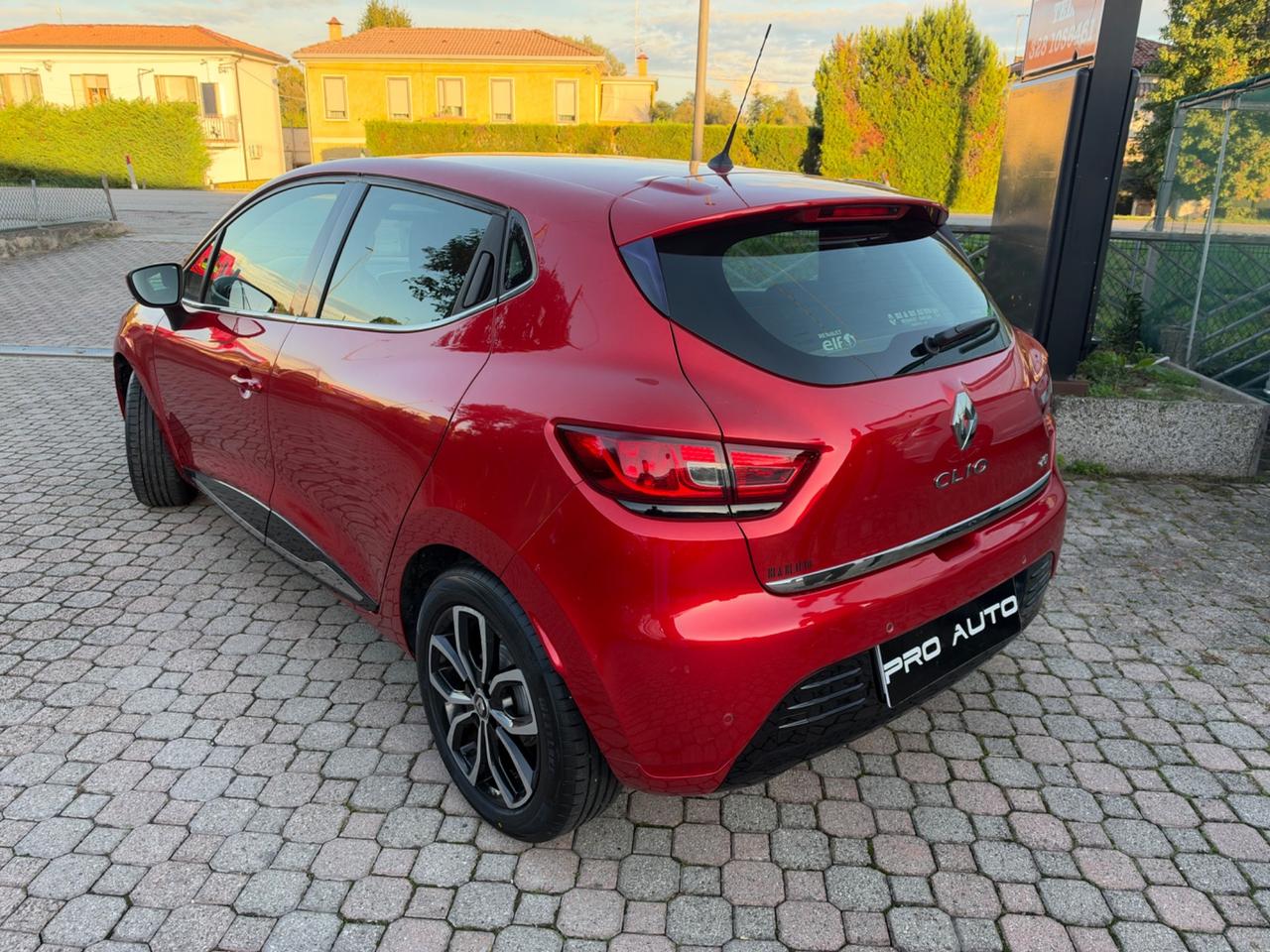 Renault Clio dCi 8V 75 CV Start&Stop 5 porte Energy Intens