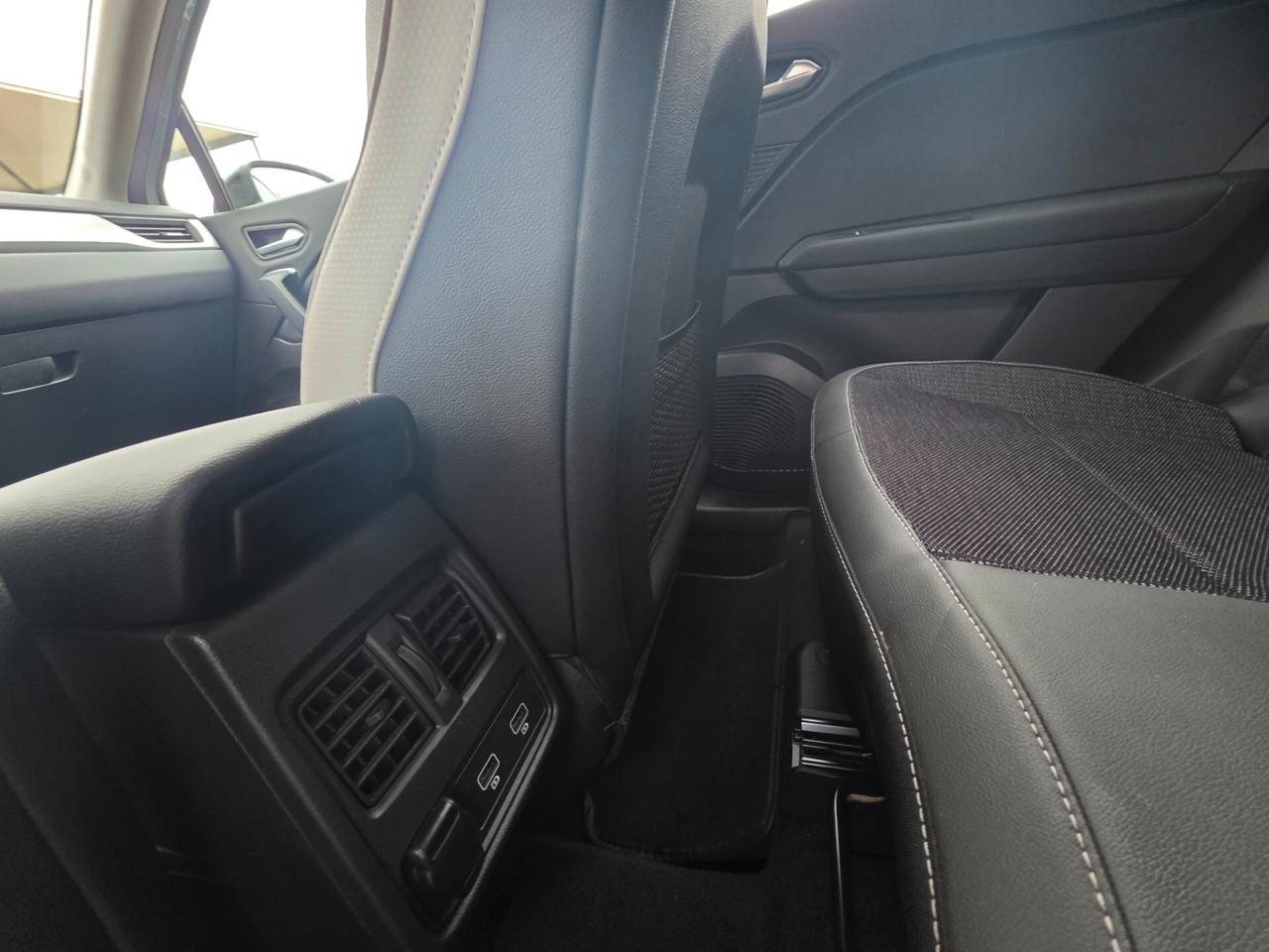 Renault Captur Mild Hybrid 140 CV Intens