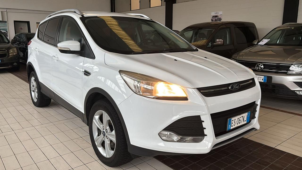 Ford Kuga 2.0 TDCI 140 CV 4WD Powershift