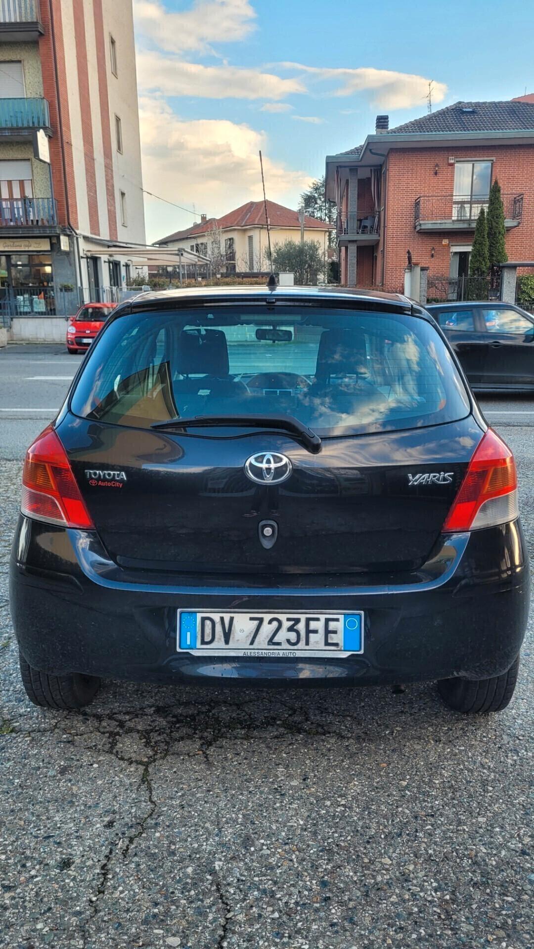 Toyota Yaris 1.0 5 porte Sol GPL