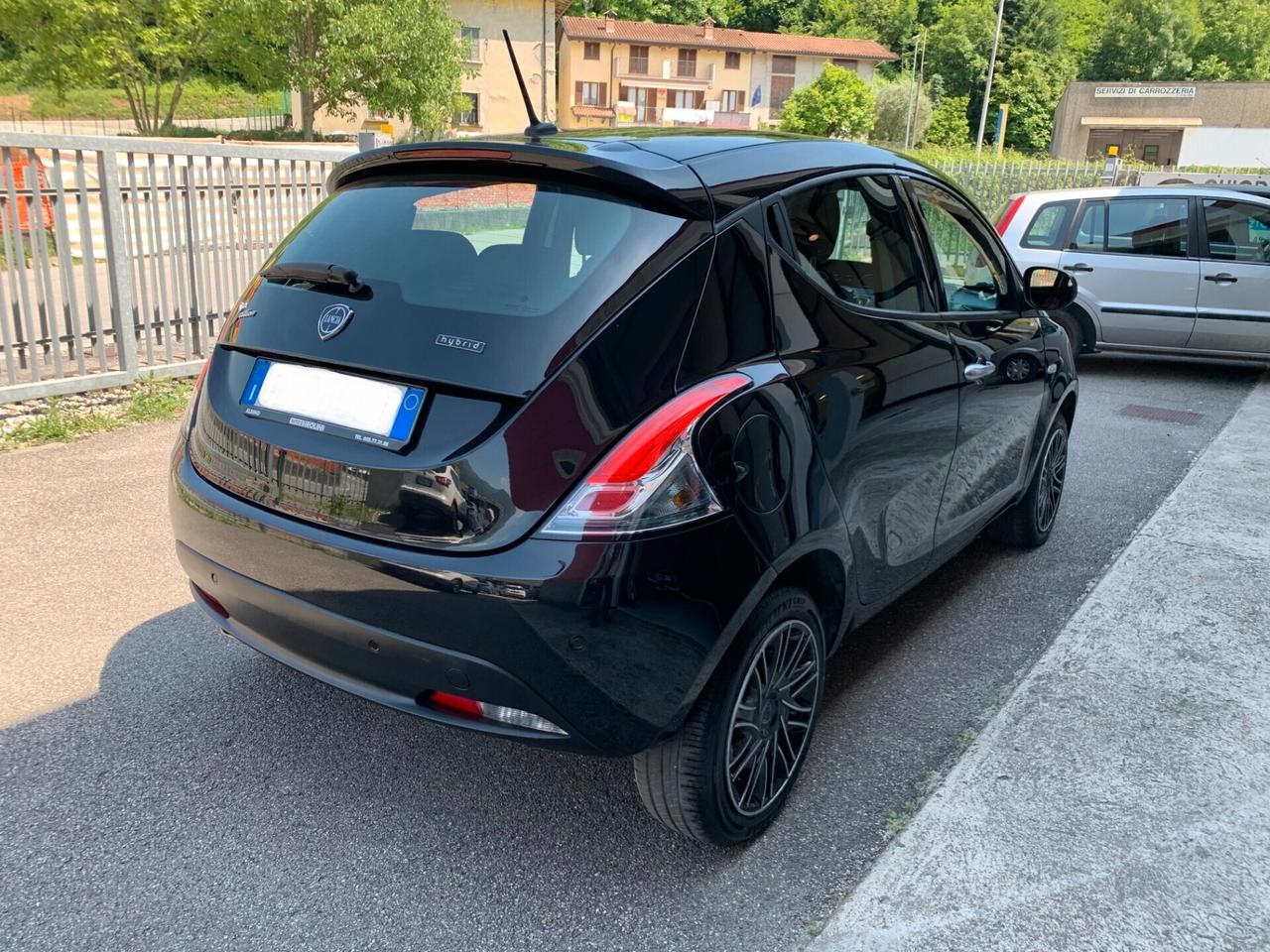 Lancia Ypsilon 1.0 FireFly 5 porte S&S Hybrid Gold