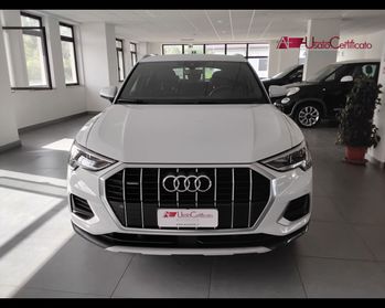 AUDI Q3 40 TDI quattro S tronic Business Advanced