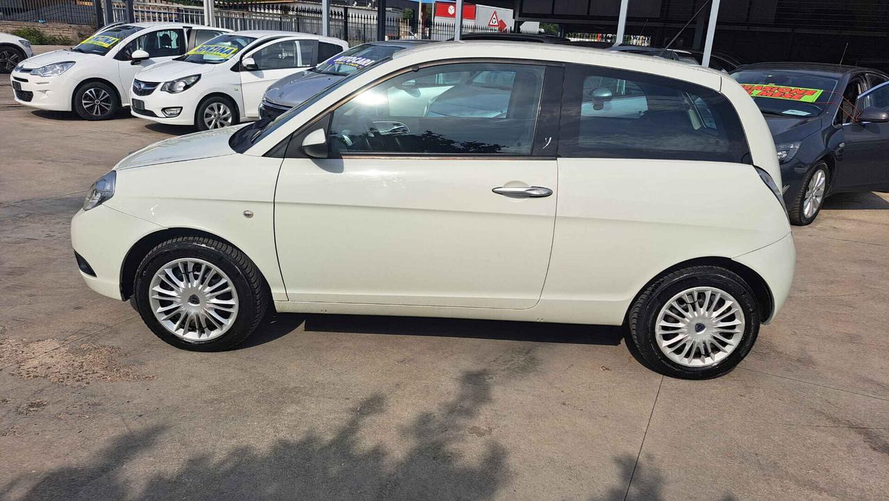 Lancia Ypsilon 1.3 Multijet 75 CV
