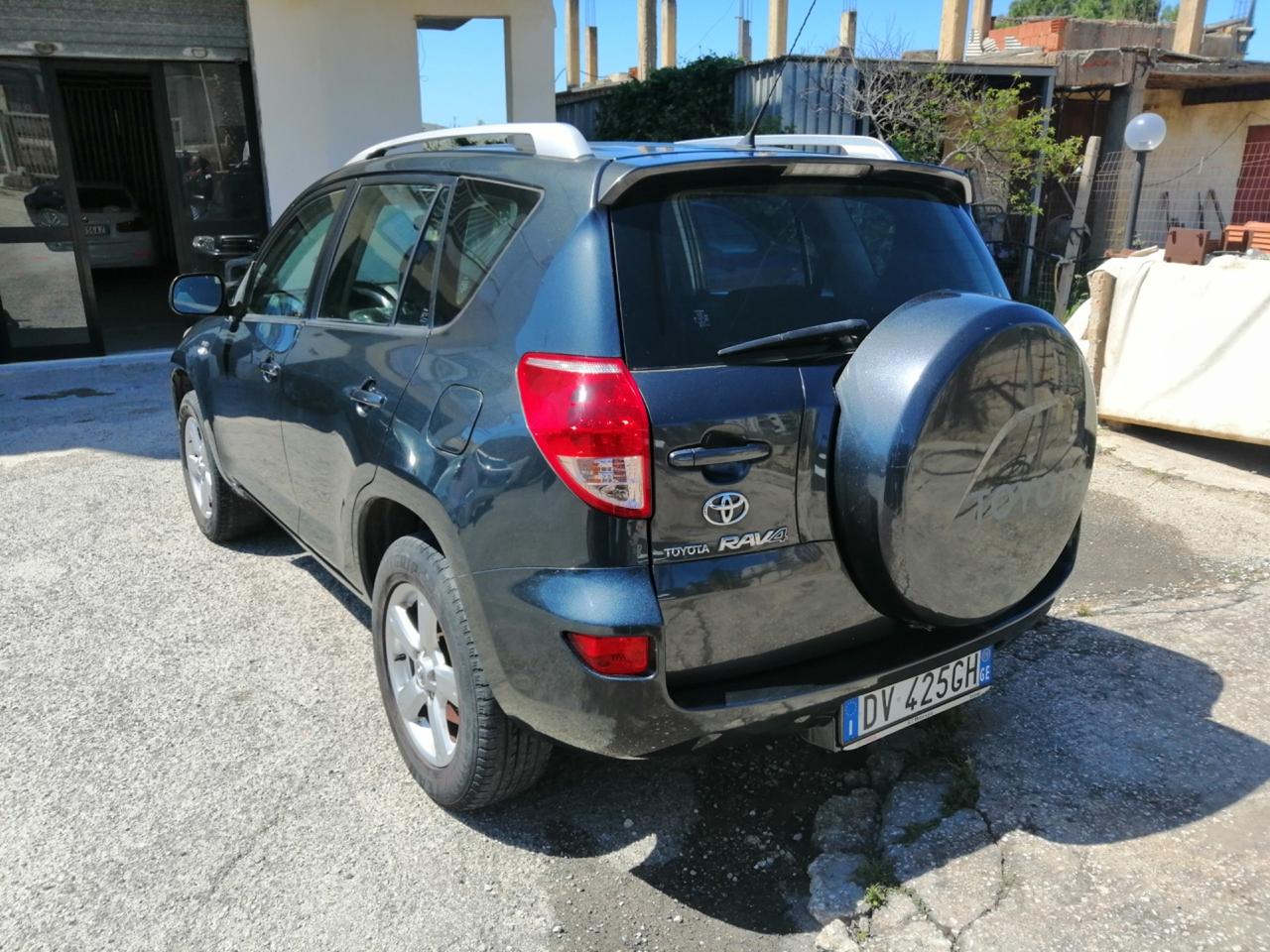 Toyota RAV 4 RAV4 2.2 D-4D 150 CV DPF Luxury