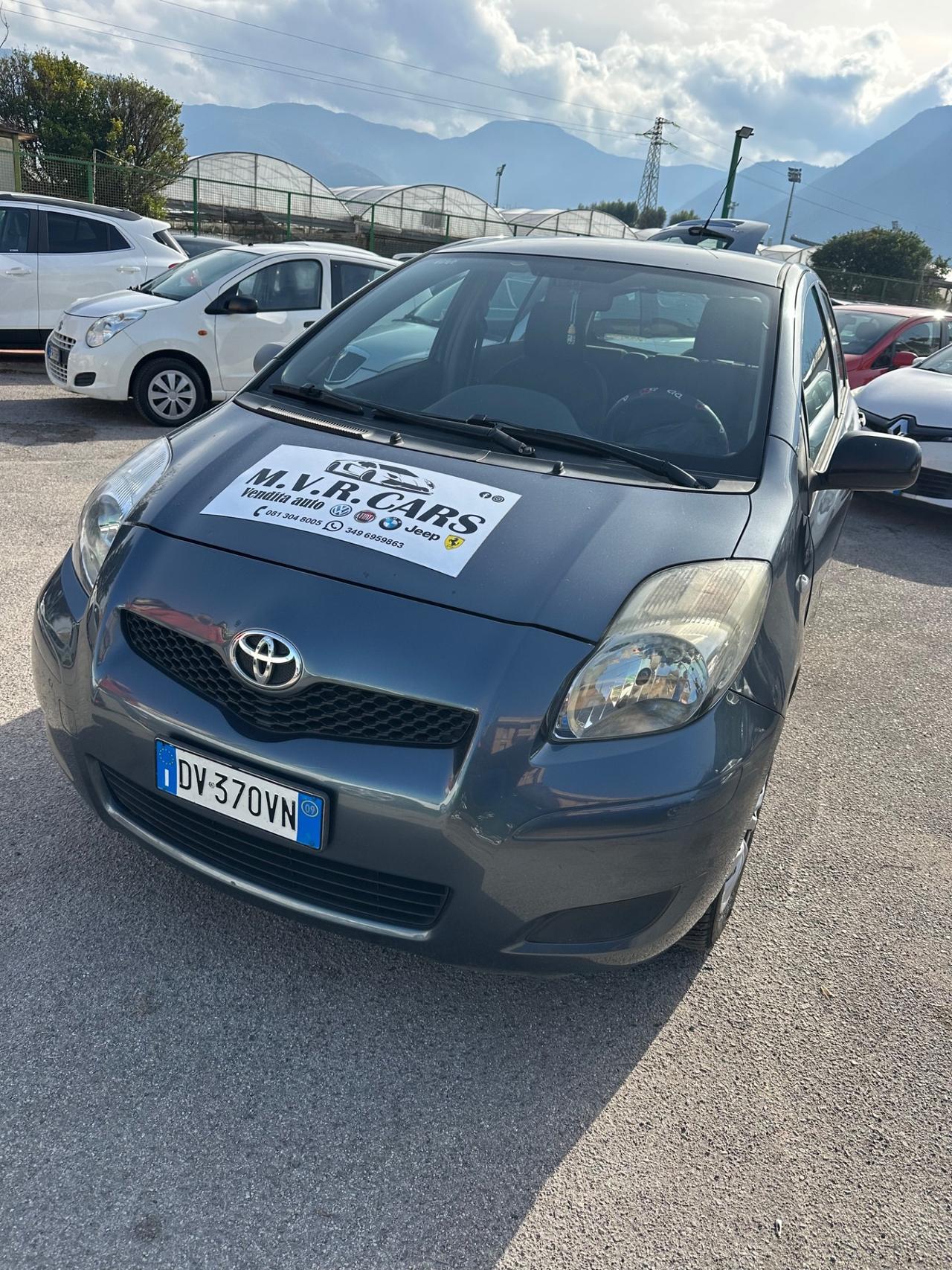 Toyota Yaris 1.0 5 porte Luxury pack