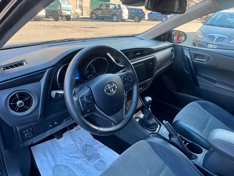 Toyota Auris 1.6 D-4D Lounge