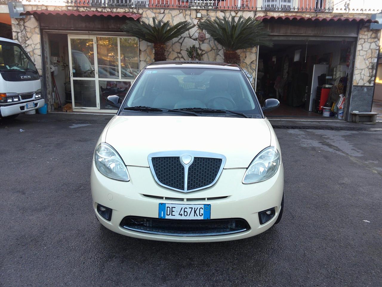 Lancia Ypsilon 1.2 Oro Bianco 07
