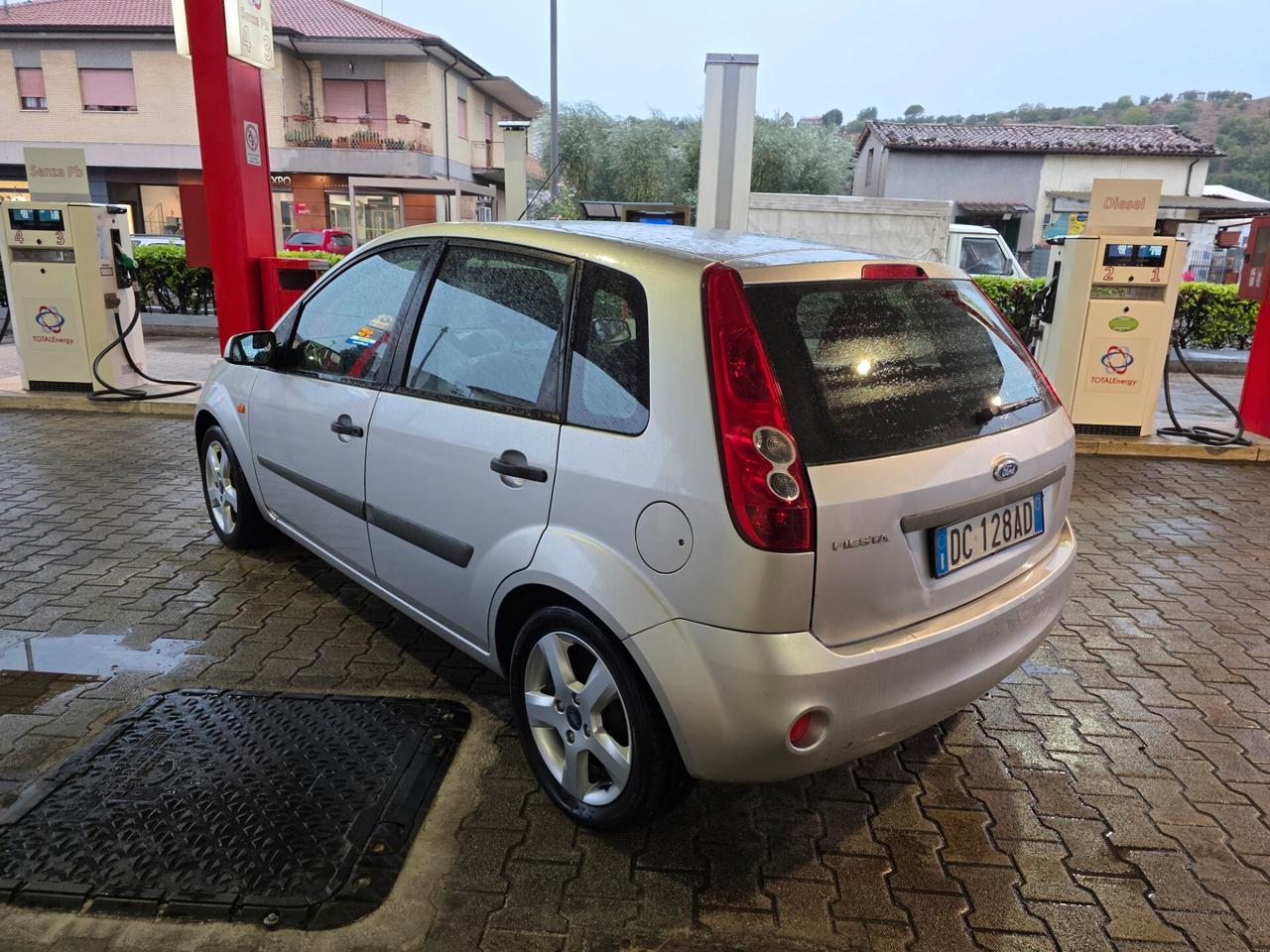 Ford Fiesta 1.2 GPL POCHI KM LOW COST PROMO