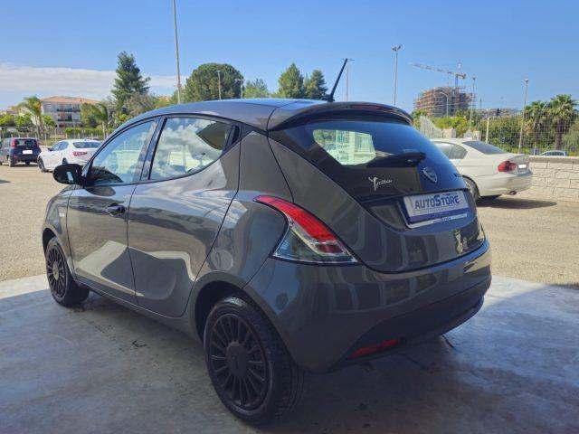 LANCIA Ypsilon 1.0 FireFly 5 porte S&S Hybrid Ecochic Silver