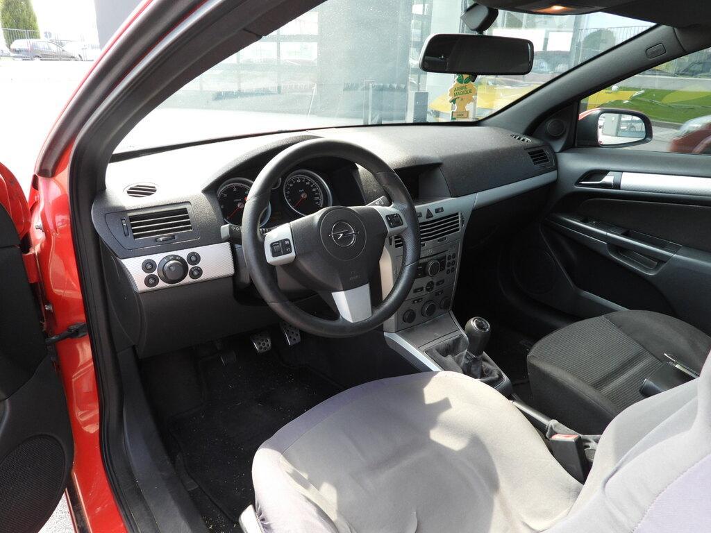 Opel Astra GTC 1.9 CDTI Cosmo