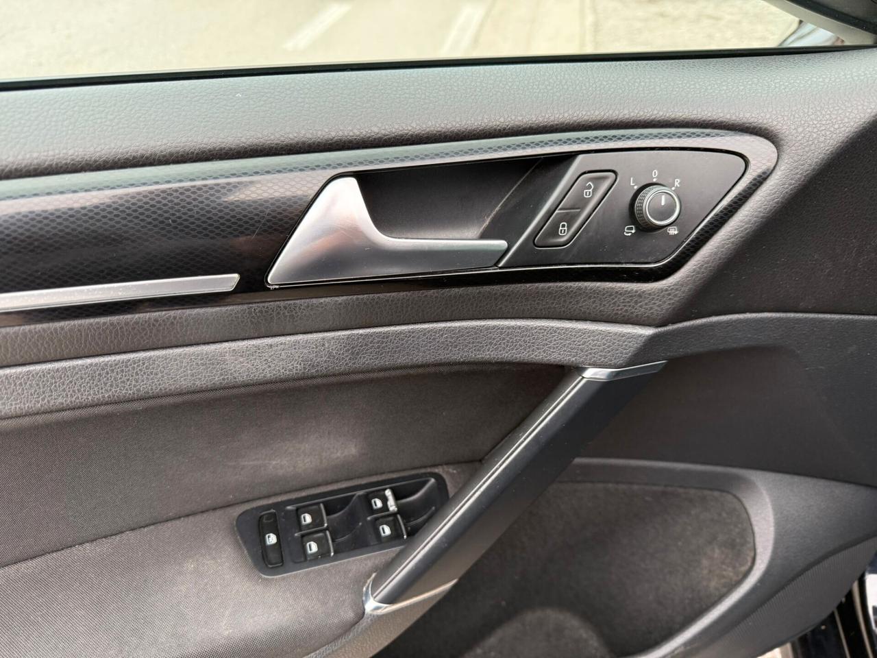 VOLKSWAGEN GOLF VII 1,6 TDI 105 CV DSG HIGHLINE 5P